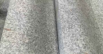 赤峰芙蓉白S型拉丝面路沿石