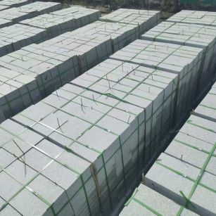 赤峰 芝麻白1.8公分火烧300*600地铺，清仓大甩卖