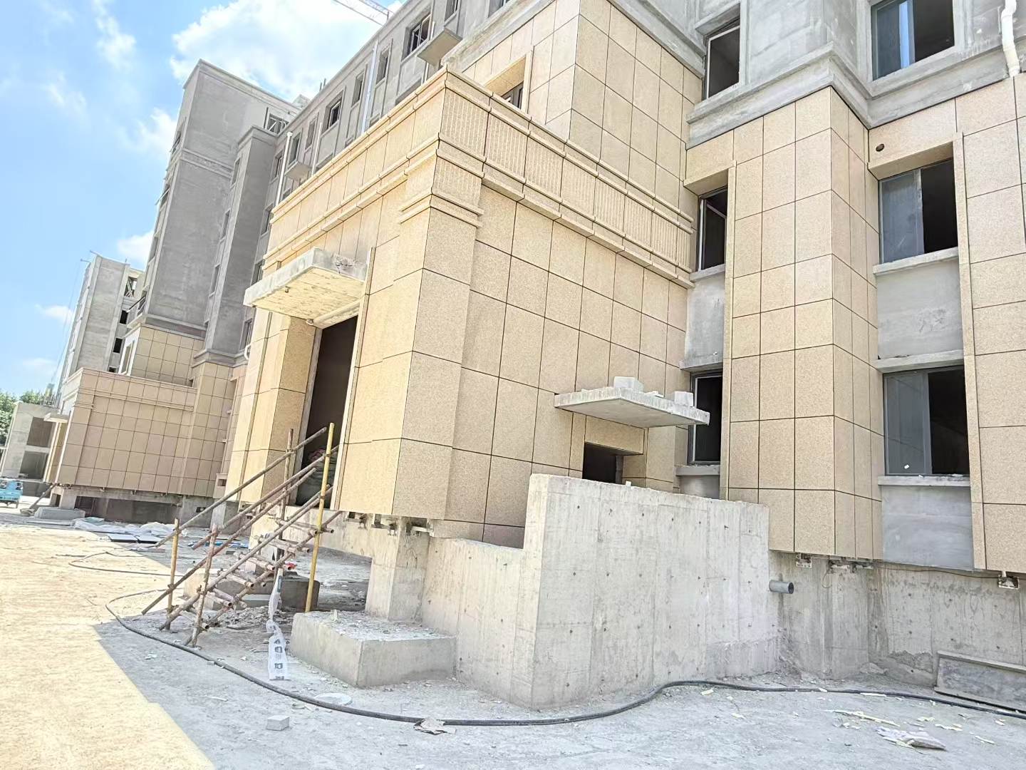 赤峰 黄金麻干挂，工地实拍