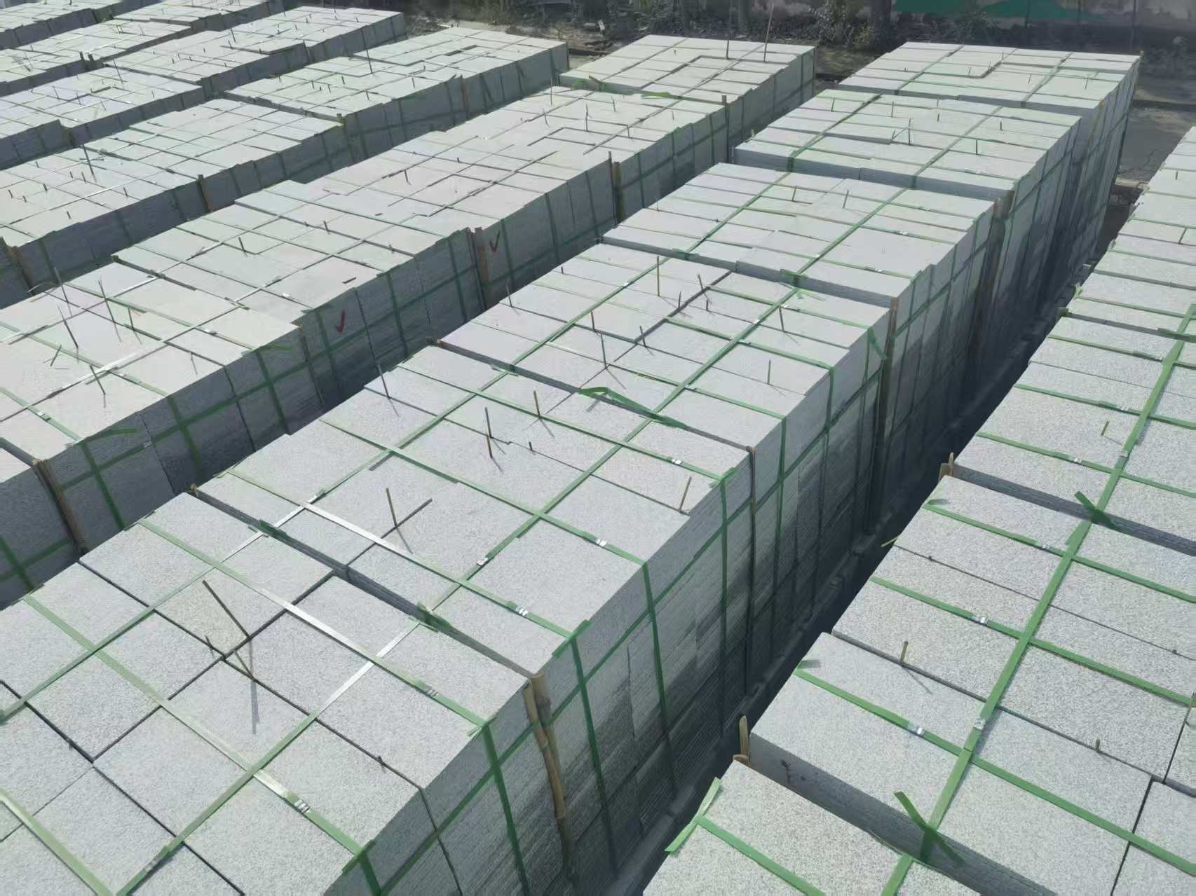 赤峰 芝麻白1.8公分火烧300*600地铺，清仓大甩卖