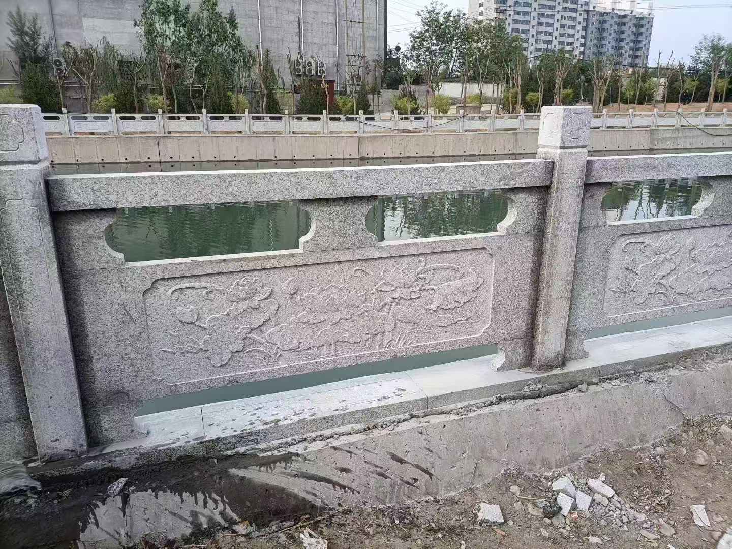 赤峰 芙蓉白大花桥梁、河道，石材栏杆、围栏、护栏