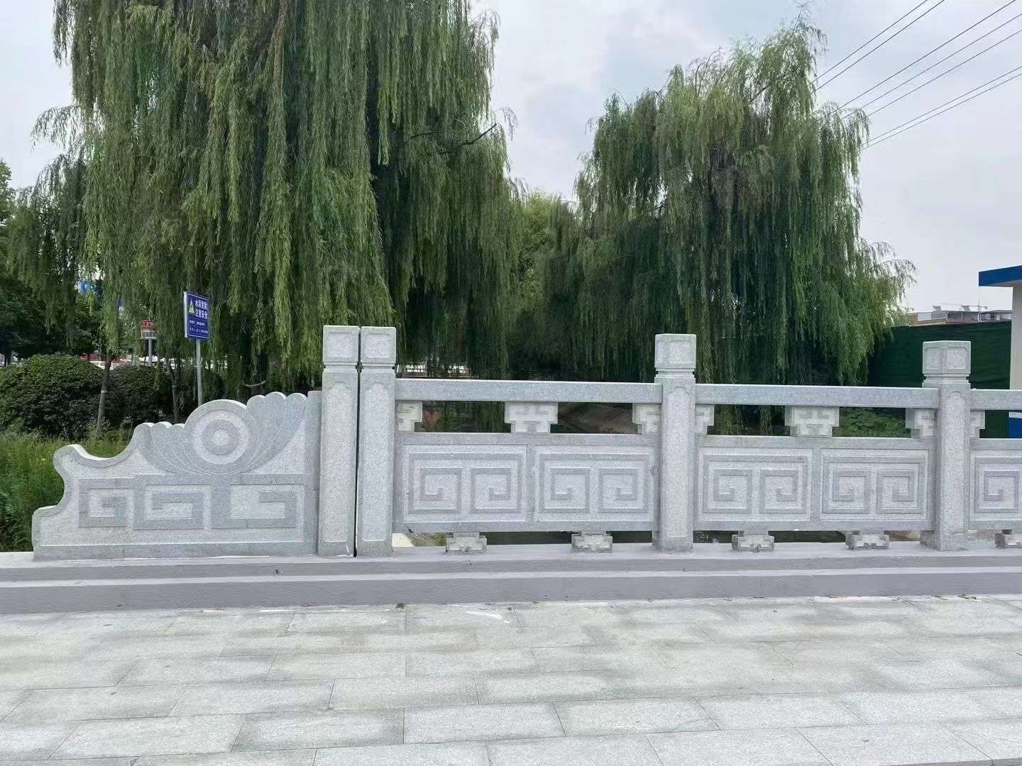 赤峰 芝麻灰桥栏杆、河道栏杆安装效果