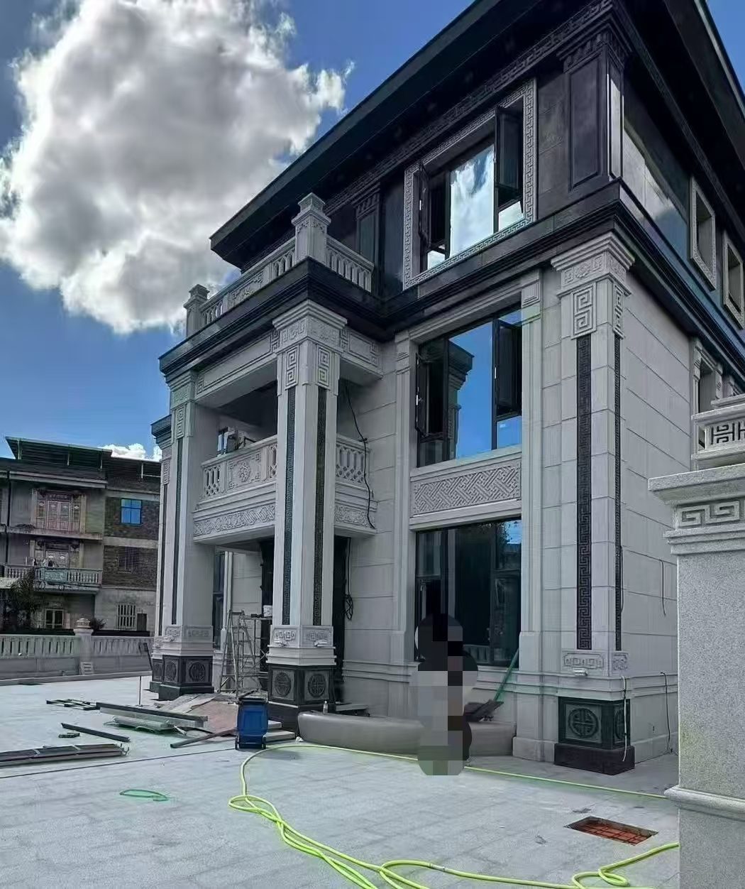 赤峰 别墅干挂，芝麻白与芝麻黑完美配合